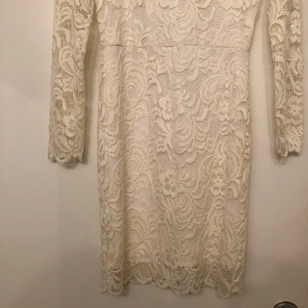 Women’s dress color white bodycon  size medium - Picture 8 of 12